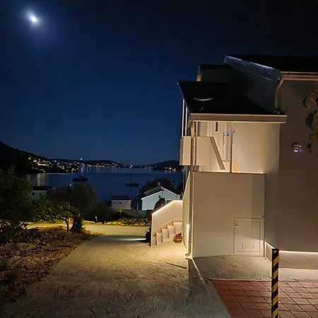 Διαμέρισμα Lity Gray *